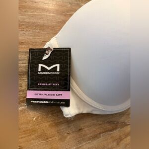 Maidenform Ultimate Stay Put Strapless Underwire Bra
#SE6990, 40D